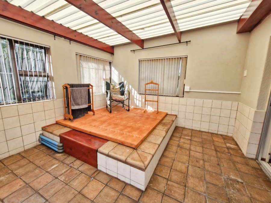 2 Bedroom Property for Sale in Protea Village Western Cape